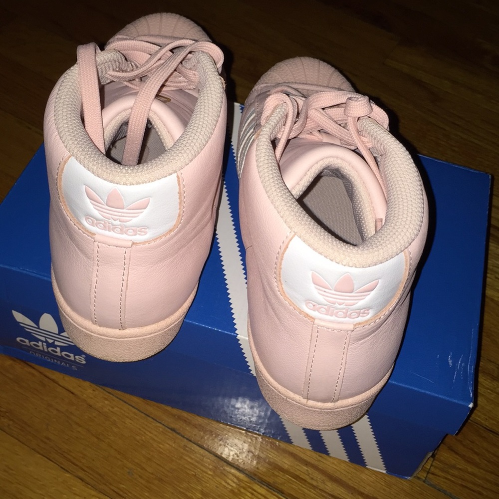 Adidas high tops - Picture 3 of 3